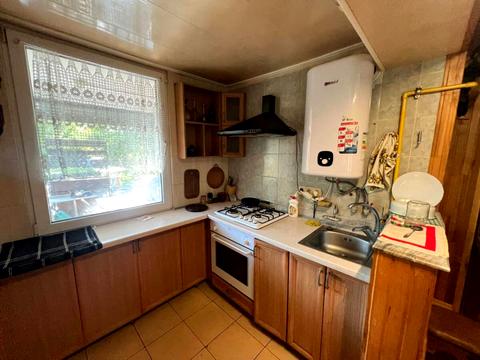 будинок за адресою Квітнева вул.