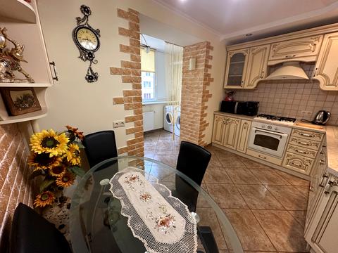 квартира за адресою Василя Симоненка вул., 37