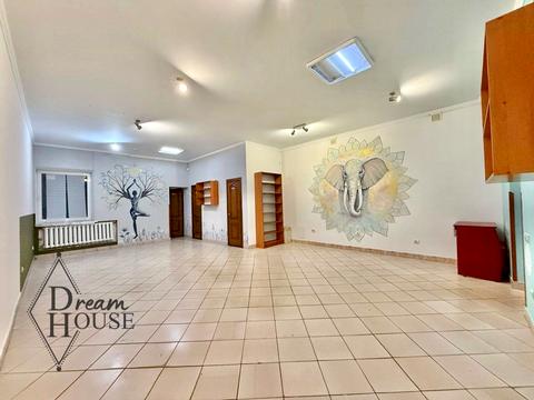 коммерческая по адресу 15-й мікрорайон, 28