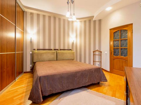 квартира за адресою Сергія Єфремова вул., 30