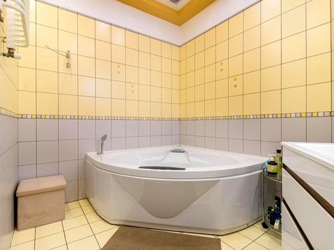 квартира за адресою Сергія Єфремова вул., 30