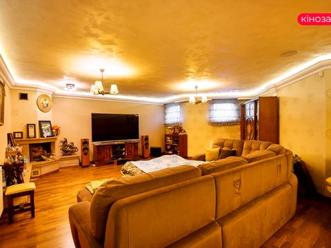 комерційна за адресою Євгена Коновальця вул., 13