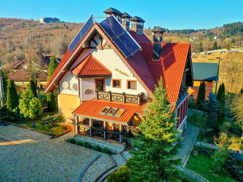 комерційна за адресою Євгена Коновальця вул., 13