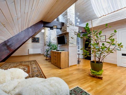 комерційна за адресою Євгена Коновальця вул., 13