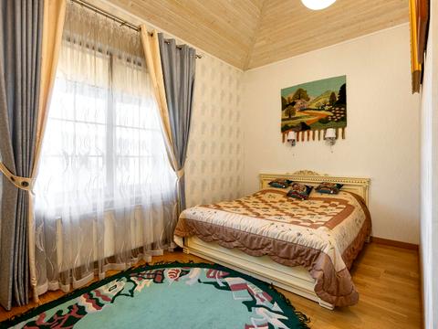 комерційна за адресою Євгена Коновальця вул., 13