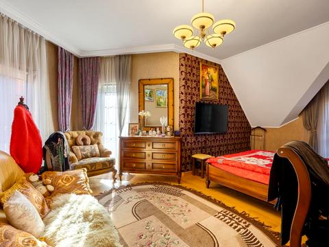 комерційна за адресою Євгена Коновальця вул., 13