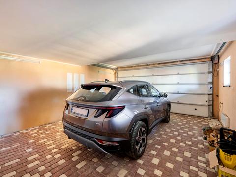 комерційна за адресою Євгена Коновальця вул., 13