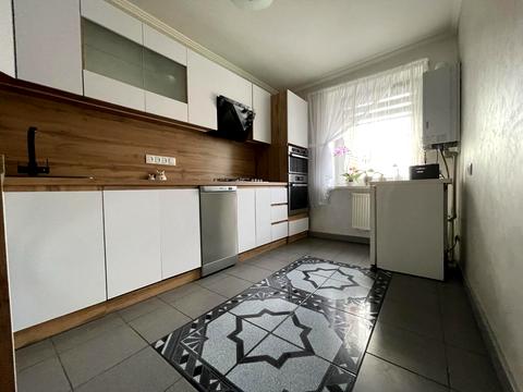 квартира за адресою Гайдамацька вул. (Марфи Струтинської), 35