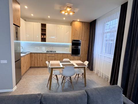 будинок за адресою с. Липники, Квітова, 2