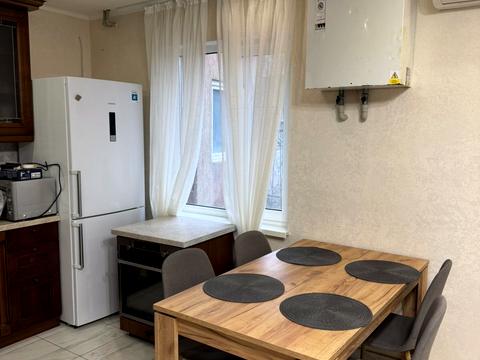 будинок за адресою Молодіжна вул., 25