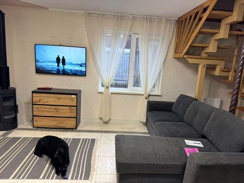 будинок за адресою Молодіжна вул., 25