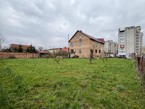 комерційна за адресою Миколи Леонтовича вул., 2а