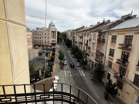 квартира по адресу Театральная пл., 3