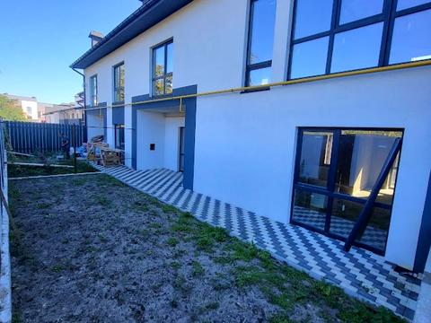 будинок за адресою Молодіжна вул.