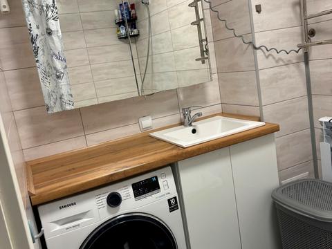 квартира за адресою Космонавтів вул., 8