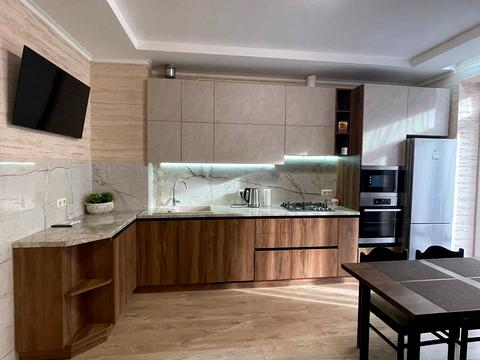 квартира за адресою Академіка Володимира Гнатюка вул. (), 3