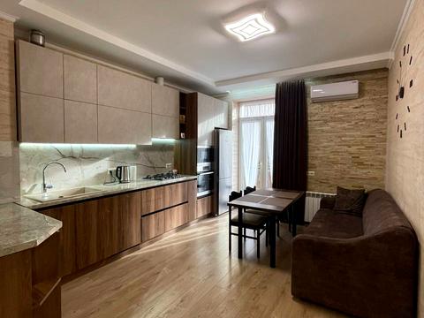 квартира за адресою Академіка Володимира Гнатюка вул. (), 3