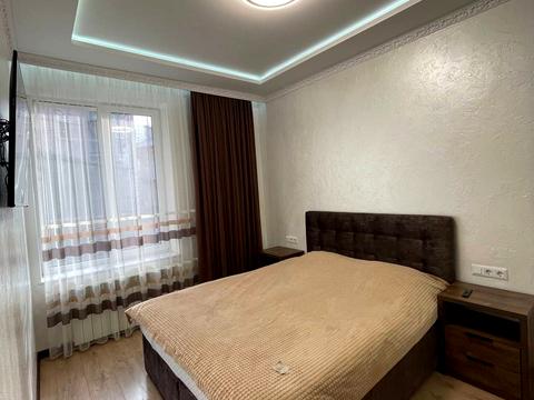 квартира за адресою Академіка Володимира Гнатюка вул. (), 3