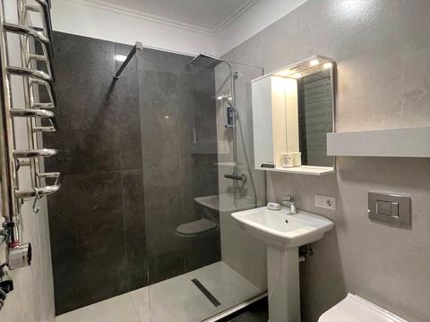 квартира за адресою Академіка Володимира Гнатюка вул. (), 3