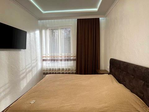 квартира за адресою Академіка Володимира Гнатюка вул. (), 3