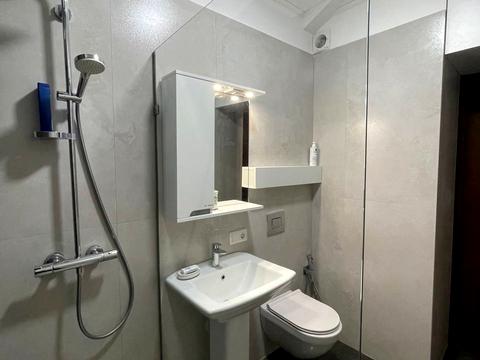 квартира за адресою Академіка Володимира Гнатюка вул. (), 3