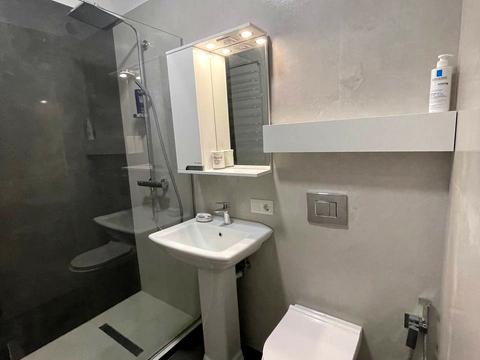 квартира за адресою Академіка Володимира Гнатюка вул. (), 3