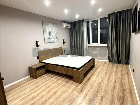 квартира за адресою Академіка Амосова вул., 12