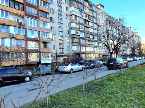 квартира за адресою Богатирська вул., 2