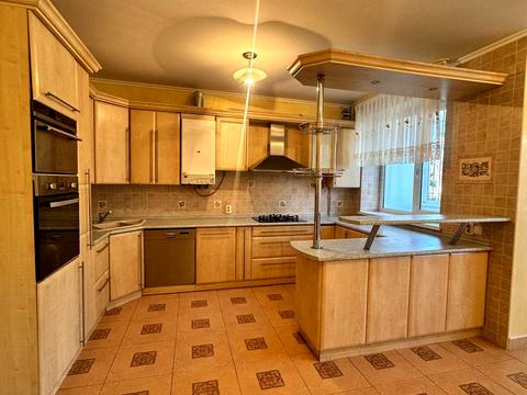 квартира за адресою Івано-Франківськ, Військова вул., 2