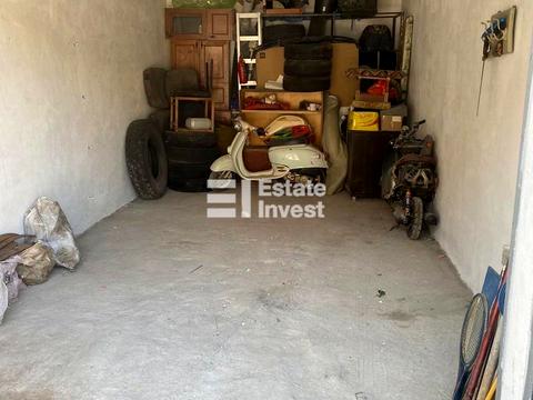 паркомісце за адресою Кримська вул., 8Б