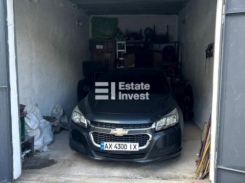 паркомісце за адресою Кримська вул., 8Б