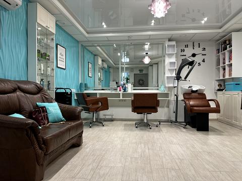 комерційна за адресою Українська, 83-Б