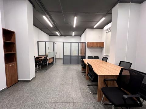 комерційна за адресою Глібова вул., 43