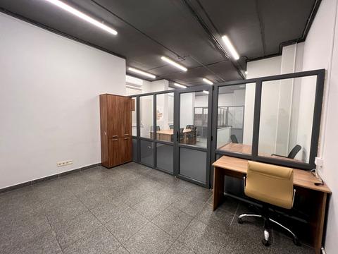 комерційна за адресою Глібова вул., 43