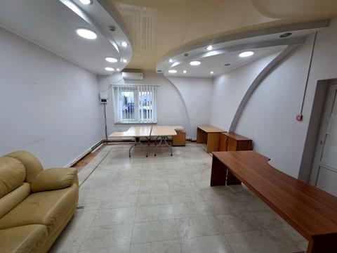 комерційна за адресою Ольги Кобилянської вул. (Горького), 1а