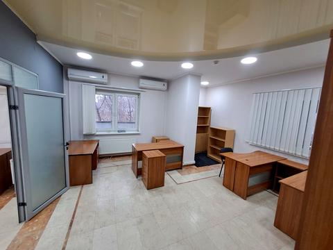 комерційна за адресою Ольги Кобилянської вул. (Горького), 1а