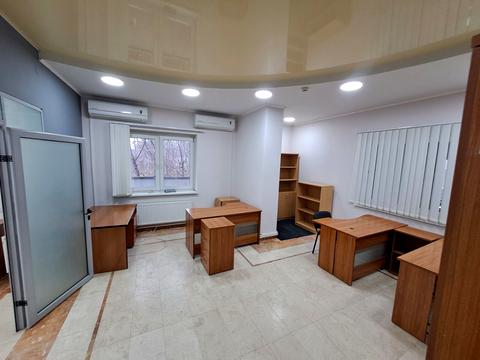 комерційна за адресою Ольги Кобилянської вул. (Горького), 1а