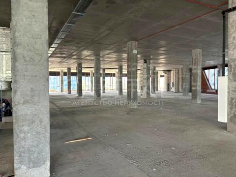 комерційна за адресою Дніпровська набережна вул., 15-Є