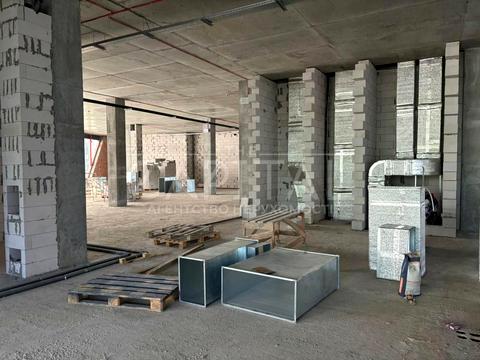 комерційна за адресою Дніпровська набережна вул., 15-Є