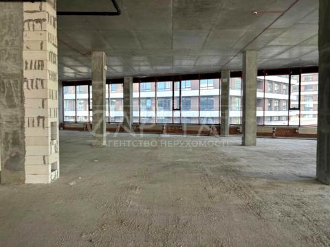 комерційна за адресою Дніпровська набережна вул., 15-Є