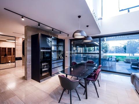 будинок за адресою Центральна, 1