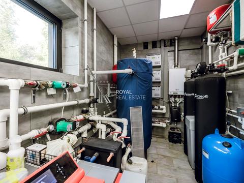 будинок за адресою Центральна, 1