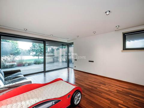 будинок за адресою Центральна, 1