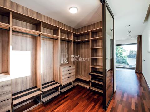 будинок за адресою Центральна, 1