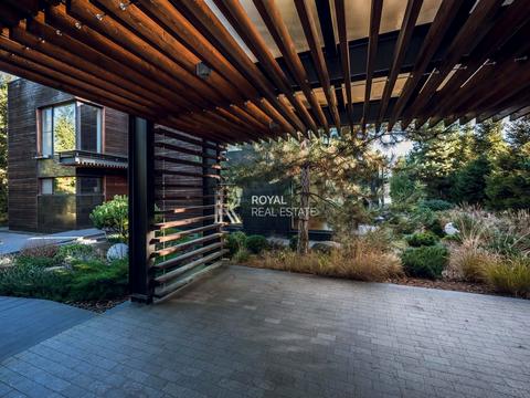 будинок за адресою Центральна, 1