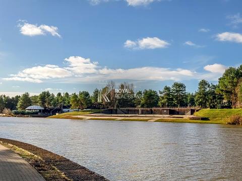 будинок за адресою Центральна, 1