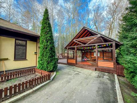 будинок за адресою Центральна, 1