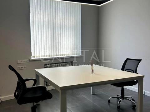 комерційна за адресою Лесі Українки бульв., 7-Б