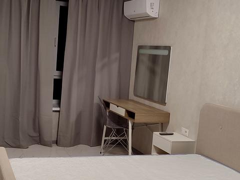 квартира за адресою Домбровського вул., 3-В, корпус  1-4