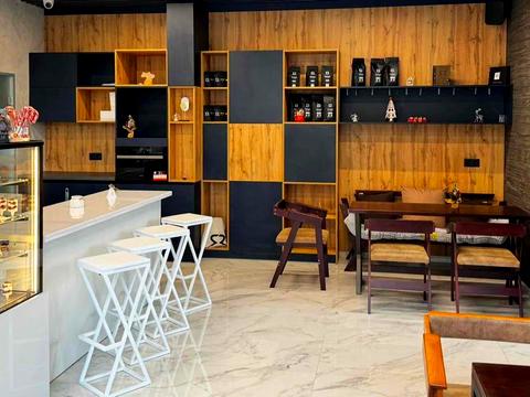 комерційна за адресою Трускавецька вул., 2-В